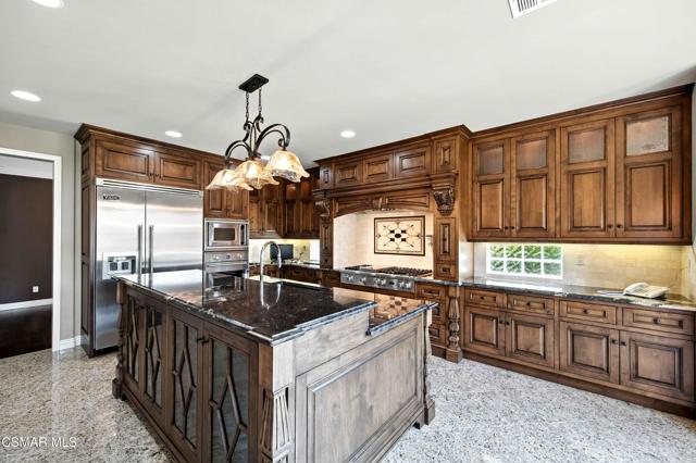 3194 Sunset Hills Boulevard, Thousand Oaks CA: https://media.crmls.org/mediaz/1833aca1-c651-4481-b28b-c66fd261fd52.jpg