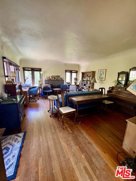 705 Superba Avenue photo 5