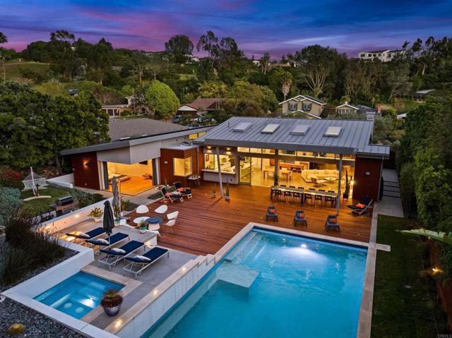 6672 Avenida Andorra, La Jolla CA: https://media.crmls.org/mediaz/18345feb-a726-462a-bc1a-b32b62b4b3eb.jpg