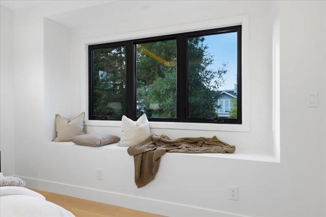 852 La Para Avenue, Palo Alto CA: https://media.crmls.org/mediaz/18346864-adbd-4827-9808-c371fdf3b98a.jpg