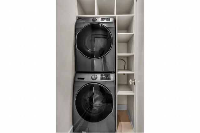 1403 N Orange Grove Avenue, West Hollywood CA: https://media.crmls.org/mediaz/1834b2e6-742b-4a08-a55d-cde3ff7996a1.jpg