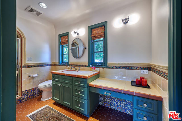 519 N ALTA Drive, Beverly Hills CA: https://media.crmls.org/mediaz/1835ccb2-4101-4e20-8d0c-4c38f9b4afb6.jpg