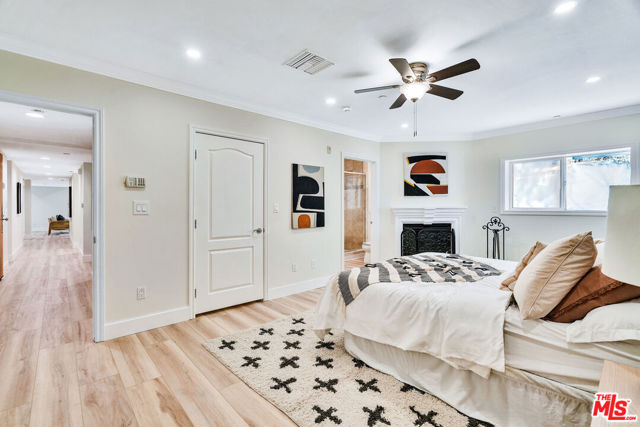118 S Clark Drive, West Hollywood CA: https://media.crmls.org/mediaz/1836557b-84bd-4a80-b4df-9204eae877f1.jpg