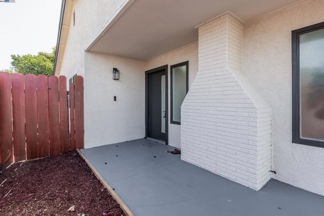 766 Joyce St, Livermore CA: https://media.crmls.org/mediaz/1836c721-9243-4e74-956f-cdce223995a1.jpg
