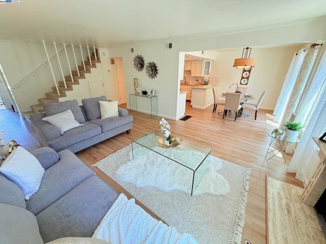 3050 Benjamin Grn, Fremont CA: https://media.crmls.org/mediaz/1836fd35-eb74-4102-8e76-6dde139ebd87.jpg