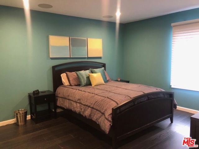 8300 Manitoba Street, Playa del Rey CA: https://media.crmls.org/mediaz/18375fd7-abdb-4735-b401-9b91ed35a6cc.jpg