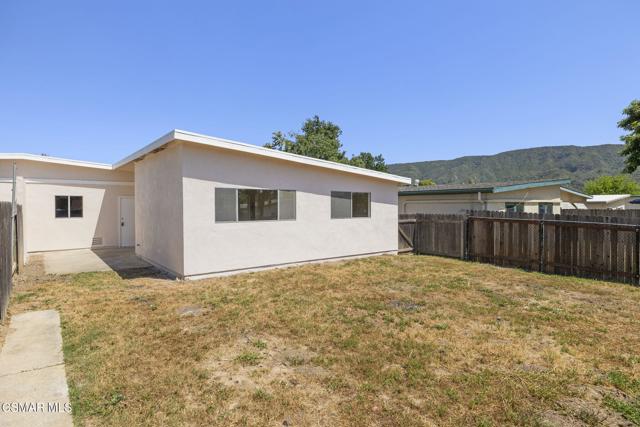 307 Lark Ellen Avenue, Ojai CA: https://media.crmls.org/mediaz/1838b3c2-bcbf-422b-8096-988412ee4c60.jpg