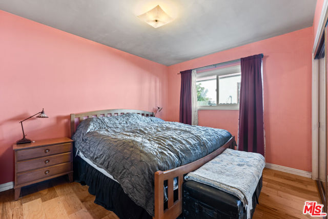 6347 W 84th Street, Los Angeles CA: https://media.crmls.org/mediaz/1838cf83-4084-42d1-b66b-d297cb2b8b73.jpg