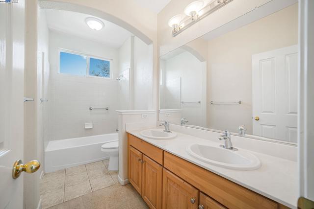 1385 Souza Dr, El Dorado Hills, California 95762, 4 Bedrooms Bedrooms, ,3 BathroomsBathrooms,Single Family Residence,For Sale,Souza Dr,41063492