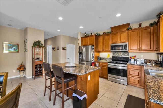 3854 Blue Sky Way, Palm Springs CA: https://media.crmls.org/mediaz/18399b09-44d5-4e3d-9093-ab29fbb7e829.jpg