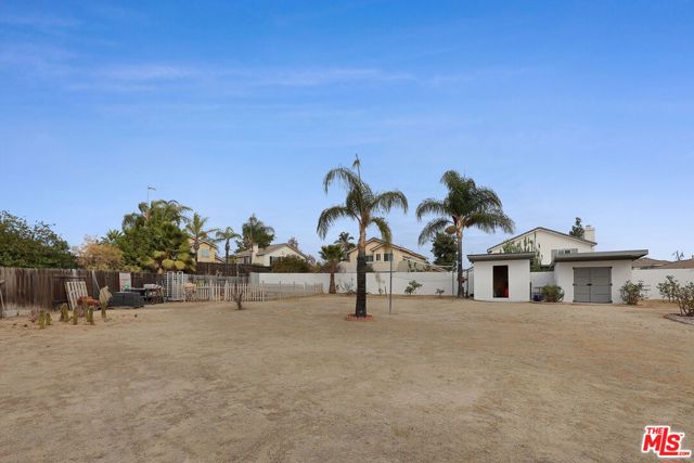 39665 Maple Leaf Court, Murrieta CA: https://media.crmls.org/mediaz/183a0af6-1280-46a0-8f22-1c974feb879d.jpg
