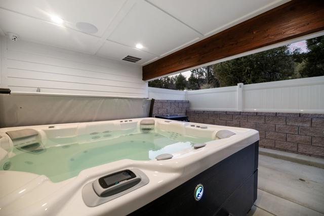 47145 Skyview Drive, Big Bear CA: https://media.crmls.org/mediaz/183a7efd-dd24-49d1-ac35-c513bd10cd90.jpg
