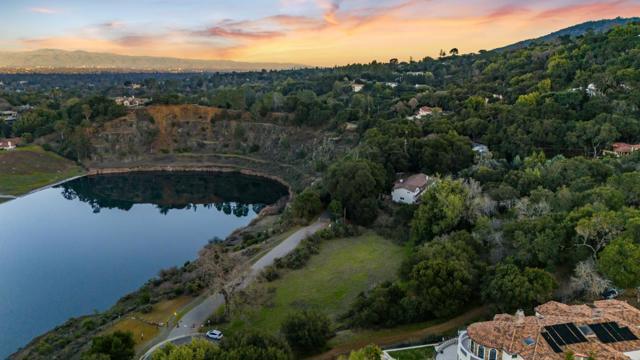 28120 Laura Court, Los Altos Hills CA: https://media.crmls.org/mediaz/183bb8aa-8076-43f7-b35b-0ce2d9d0964b.jpg