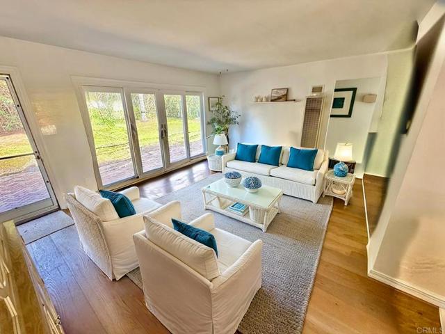 Detail Gallery Image 2 of 13 For 637 N Rios, Solana Beach,  CA 92075 - 4 Beds | 1/1 Baths