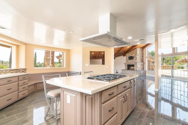 Image 9 of 75 For 37789 Avenida La Cresta