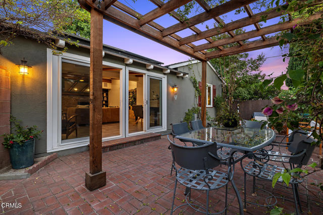 525 N Michillinda Avenue, Pasadena CA: https://media.crmls.org/mediaz/183cf8f7-077f-48be-85f1-8b5e780aa8bd.jpg