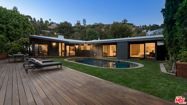 2247 Chelan Place, Los Angeles CA: https://media.crmls.org/mediaz/183d38e0-16ea-41fa-9015-4a13cf375f37.jpg