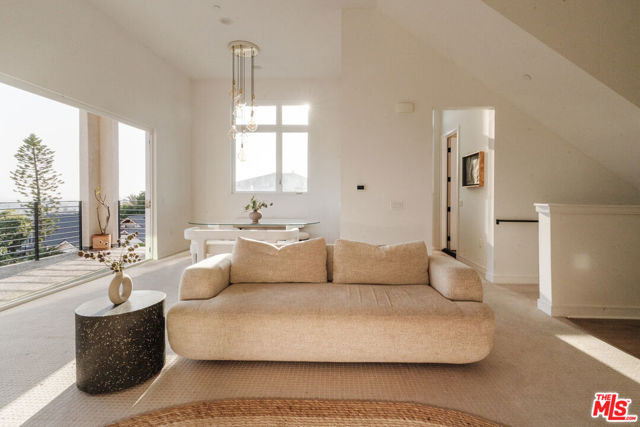 1124 W Panorama Way, Los Angeles CA: https://media.crmls.org/mediaz/183d6ae3-c43b-4b25-9ba7-2bed747b3eae.jpg