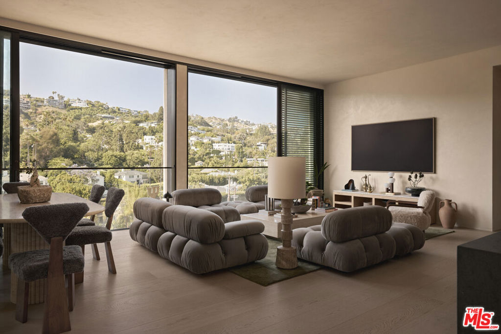 9040 W Sunset Boulevard #1002