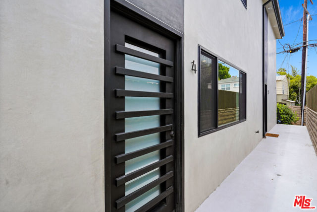 1413 Ocean Park Boulevard, 4 photo 2