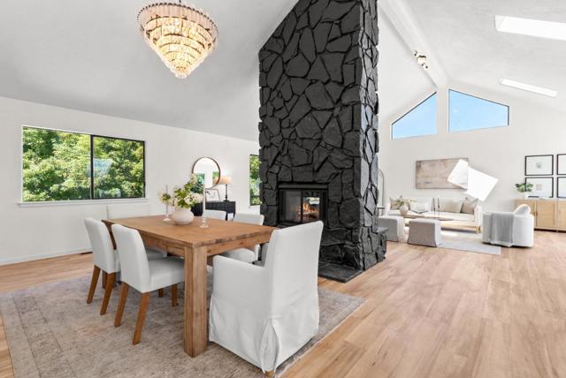 607 Saint Andrews Drive, Aptos CA: https://media.crmls.org/mediaz/183f2985-a270-4d61-99cf-46a754d607c6.jpg