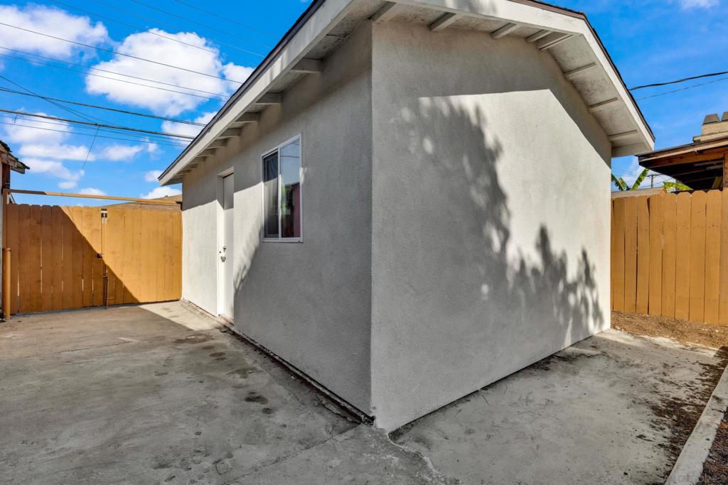 4312 Winona Ave - photo 20