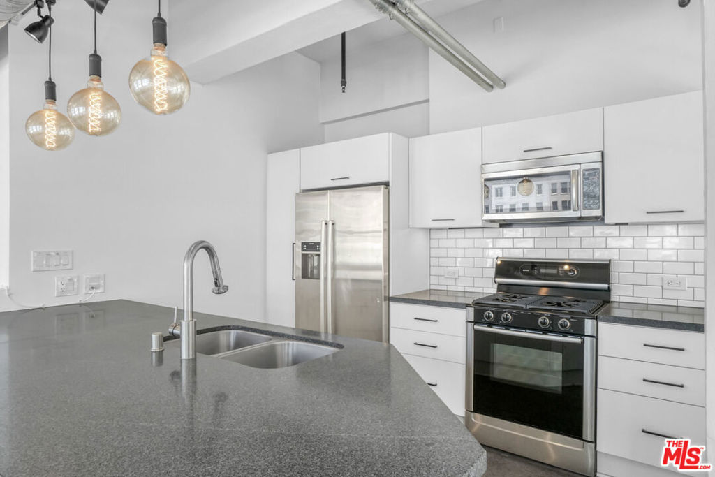 18400722 5Ff0 4Fd8 9966 C8684C5567D9 746 S Los Angeles Street #310, Los Angeles, Ca 90014 &Lt;Span Style='BackgroundColor:transparent;Padding:0Px;'&Gt; &Lt;Small&Gt; &Lt;I&Gt; &Lt;/I&Gt; &Lt;/Small&Gt;&Lt;/Span&Gt;