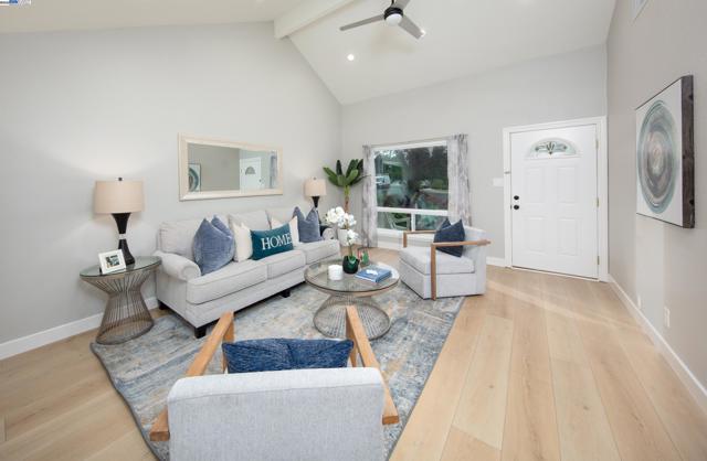 1392 Springview Ct., Concord CA: https://media.crmls.org/mediaz/18403e27-f53d-4499-a518-a1e15c3cda7b.jpg