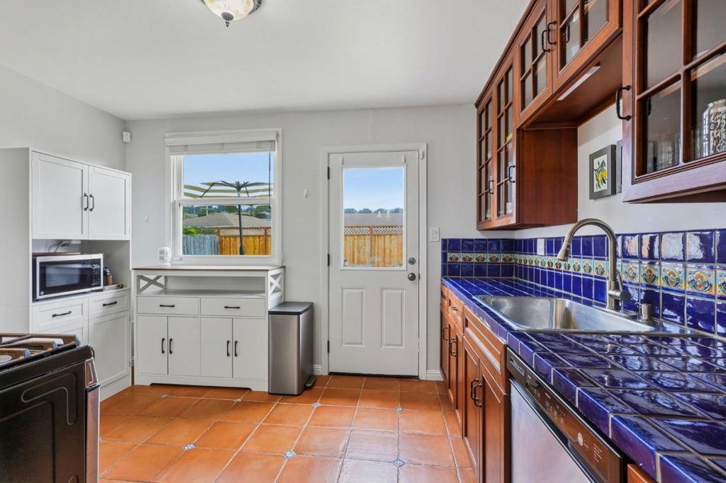 1840778A 8712 4A83 Bfad Edf29D0B0B22 1127 Cervantes Way, Pacifica, Ca 94044 &Lt;Span Style='BackgroundColor:transparent;Padding:0Px;'&Gt; &Lt;Small&Gt; &Lt;I&Gt; &Lt;/I&Gt; &Lt;/Small&Gt;&Lt;/Span&Gt;