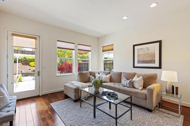 2715 Palatino Ct, Dublin CA: https://media.crmls.org/mediaz/184092f2-fc3c-47b0-b7e7-6bd875c30595.jpg