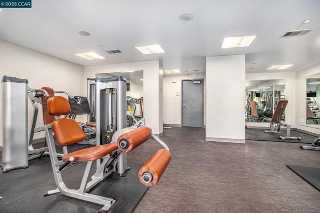 1655 N California Blvd, Walnut Creek CA: https://media.crmls.org/mediaz/1840db06-be3c-4121-a20d-6adbf0d83871.jpg