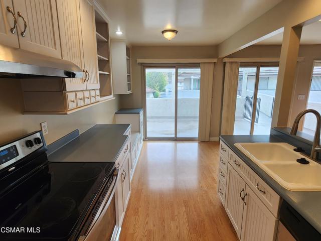 1285 Landsburn Circle, Westlake Village CA: https://media.crmls.org/mediaz/1841f25b-29ad-462f-b2ca-e173a259b2c9.jpg
