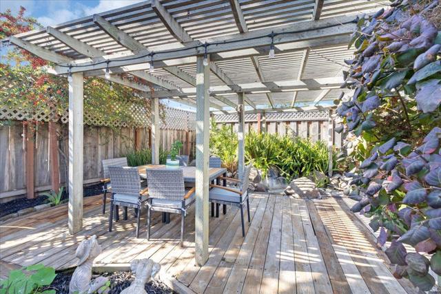 2304 Mattison Lane, Santa Cruz CA: https://media.crmls.org/mediaz/18423d11-8c11-4e42-8b83-ebf552ab89d0.jpg