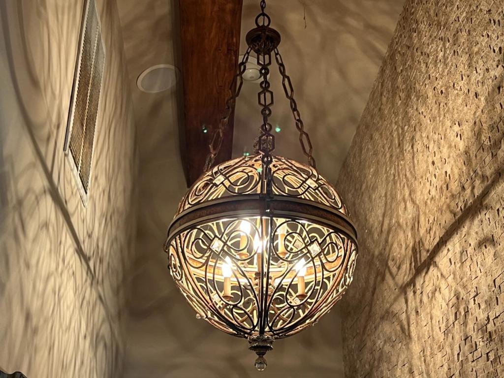 https://media.crmls.org/mediaz/184288ef-8b52-4a1f-9706-4921d046c0b4.jpg?preset=X-Large