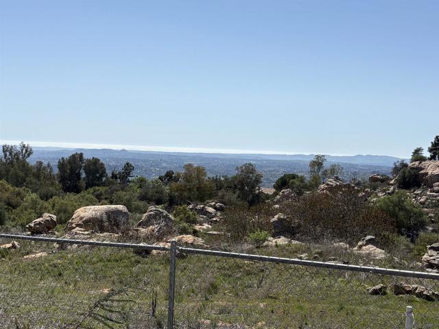 6702 Rainbow Hts. Rd.,  CA: https://media.crmls.org/mediaz/1842c6d7-f788-42ca-b998-868e9c696f68.jpg