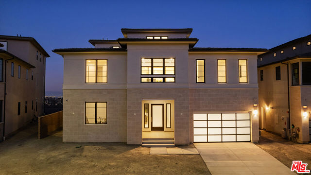 11782 N Hillsborough Lane, Porter Ranch CA: https://media.crmls.org/mediaz/18432565-b8bd-43c5-b6ad-7373ec86ef6e.jpg