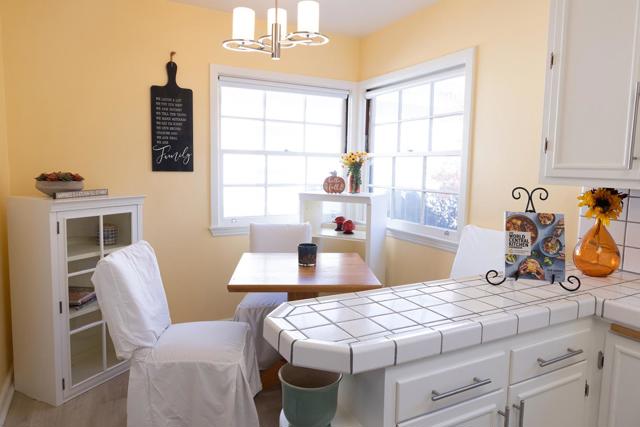 1541 Maple Street, San Mateo CA: https://media.crmls.org/mediaz/18437b04-9035-46ed-b734-900664b2a209.jpg