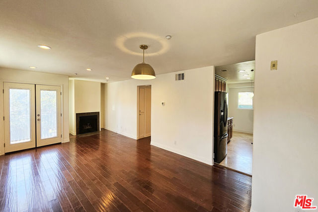 4220 Fair Avenue, North Hollywood CA: https://media.crmls.org/mediaz/1844a7be-325b-4842-81fe-74adc7375af3.jpg
