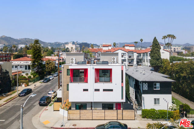 6871 Fountain Avenue, Los Angeles CA: https://media.crmls.org/mediaz/1844b5ab-179c-4f49-b8ae-4cff7dfea4b6.jpg