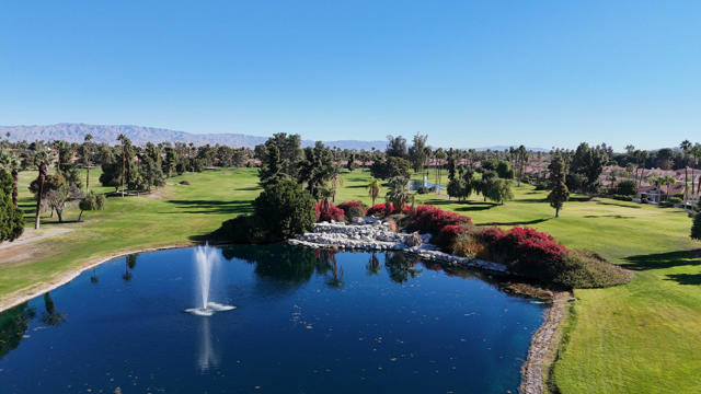 205 Kavenish Drive, Rancho Mirage CA: https://media.crmls.org/mediaz/184524d7-ae93-4735-b622-9a40c2b2ccb3.jpg