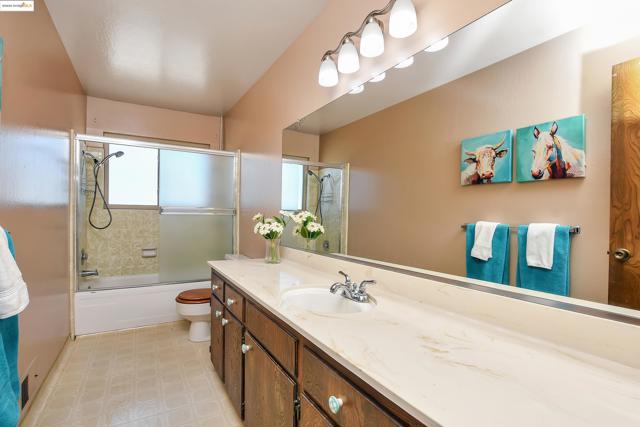918 Carpenter Rd, Oakley CA: https://media.crmls.org/mediaz/18453a5d-687f-4f1f-8c06-f4cf2c4ff7ce.jpg