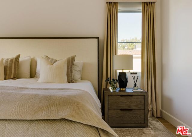 Image 14 of 41 For 408 Westbourne Drive