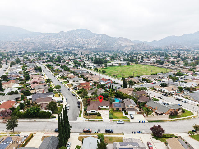 2152 Rockdale Avenue, Simi Valley CA: https://media.crmls.org/mediaz/184616f2-f12b-4475-8f0f-2ca205251470.jpg