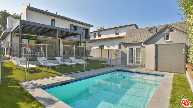 842 S Ogden Drive, Los Angeles CA: https://media.crmls.org/mediaz/184633e3-a67a-4a22-a2be-d0c359fee8b2.jpg