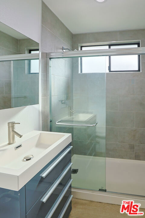 1277 W 23rd Street, Los Angeles CA: https://media.crmls.org/mediaz/18465bd5-6328-4577-9f47-5467269f4f32.jpg