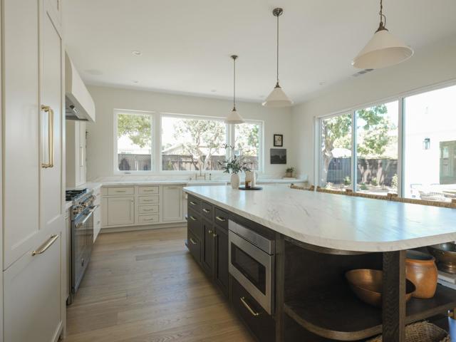 362 Topaz Street, Redwood City CA: https://media.crmls.org/mediaz/184696d3-c41f-4af3-8aa9-50fb4dc1611f.jpg