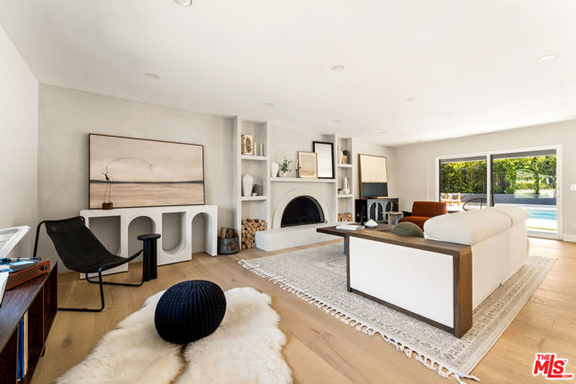 22824 Margarita Drive, Woodland Hills CA: https://media.crmls.org/mediaz/1846b16d-0638-41ff-a2ae-f0bc811abc4e.jpg