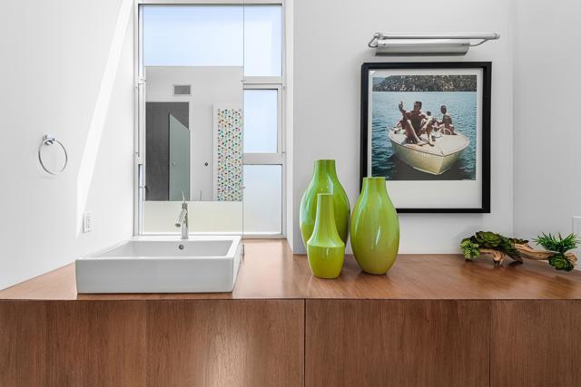 633 N Belardo Road, Palm Springs CA: https://media.crmls.org/mediaz/1846ecb5-f276-4b5c-b9ed-c84e46978403.jpg