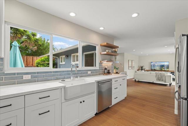 613 Evangeline Way, Hayward CA: https://media.crmls.org/mediaz/1846ed89-0461-47b3-b575-cf60753e8c95.jpg