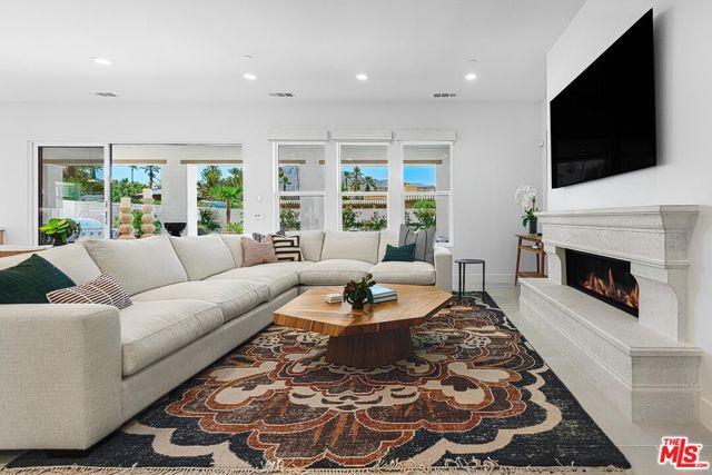 Image 3 of 63 For 75403 Mansfield Drive